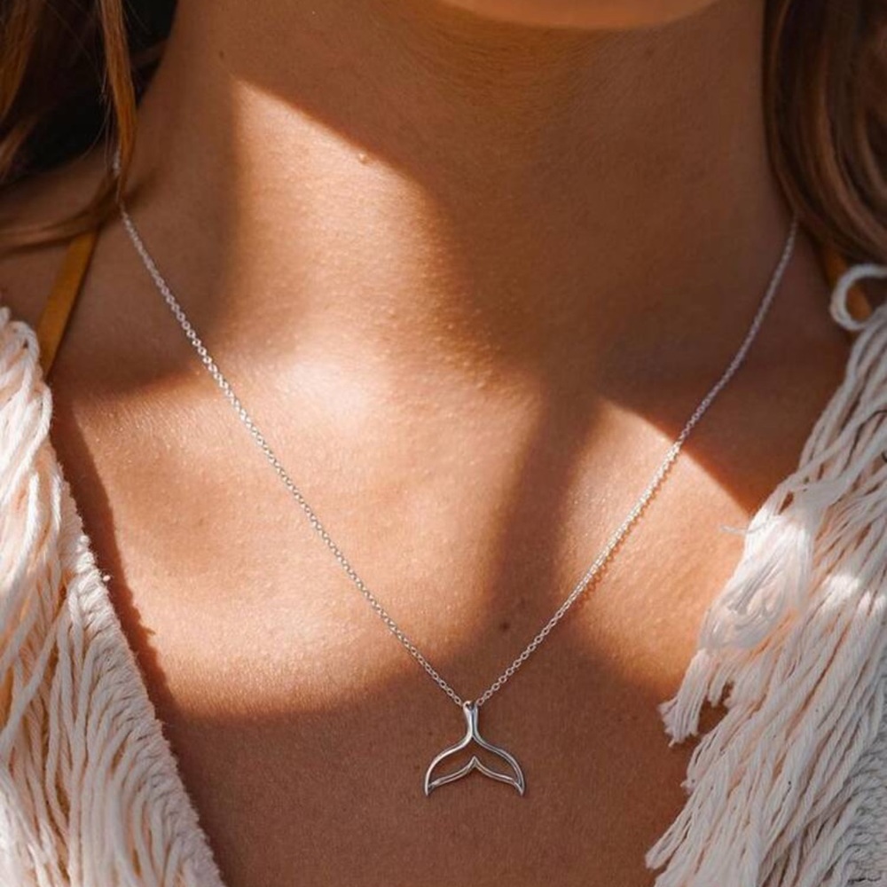 🐬 Awesome Metallic Dolphin Shark Whale Fish Fin Tail Necklace 🦈